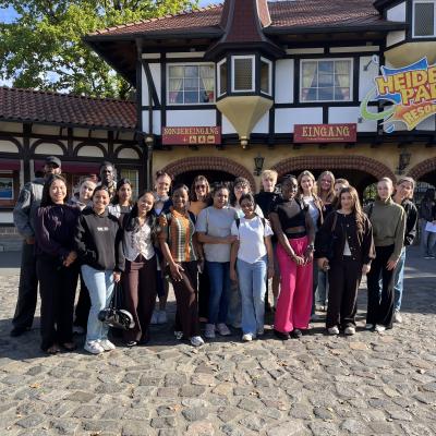 Pflegekurs besucht den Heide Park